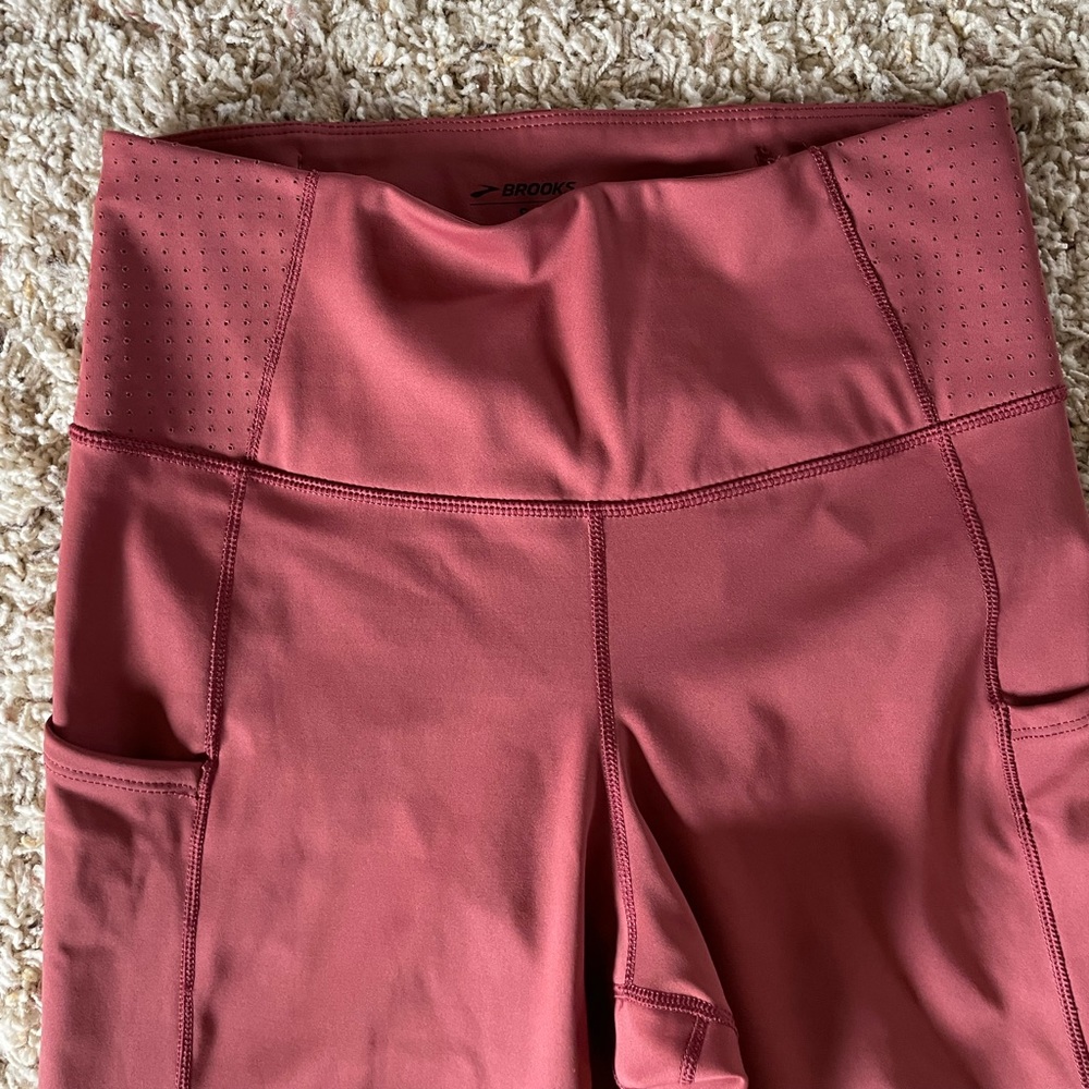 NWT women’s running leggings. Brooks size S - Picture 8 of 8